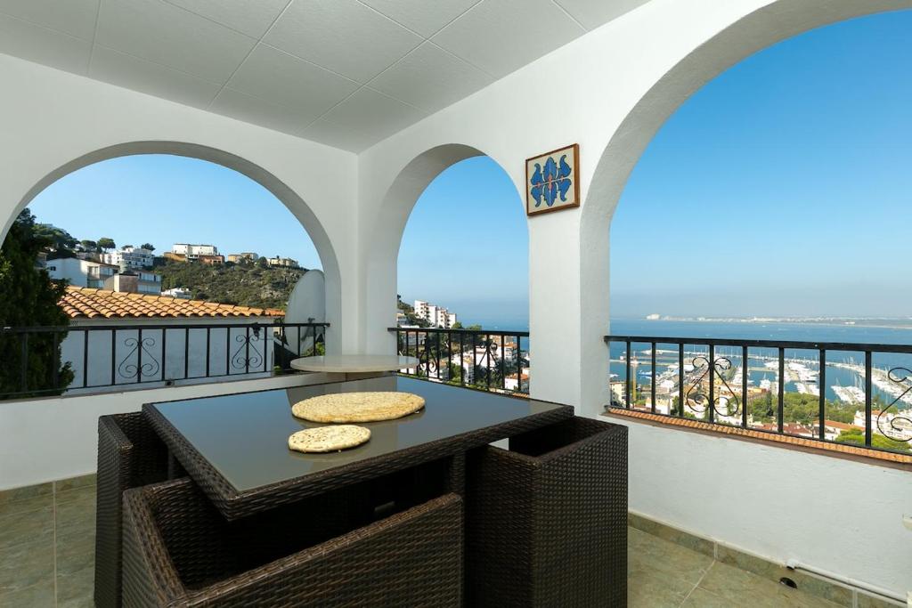 Magnífico apartamento con vistas al mar en Roses