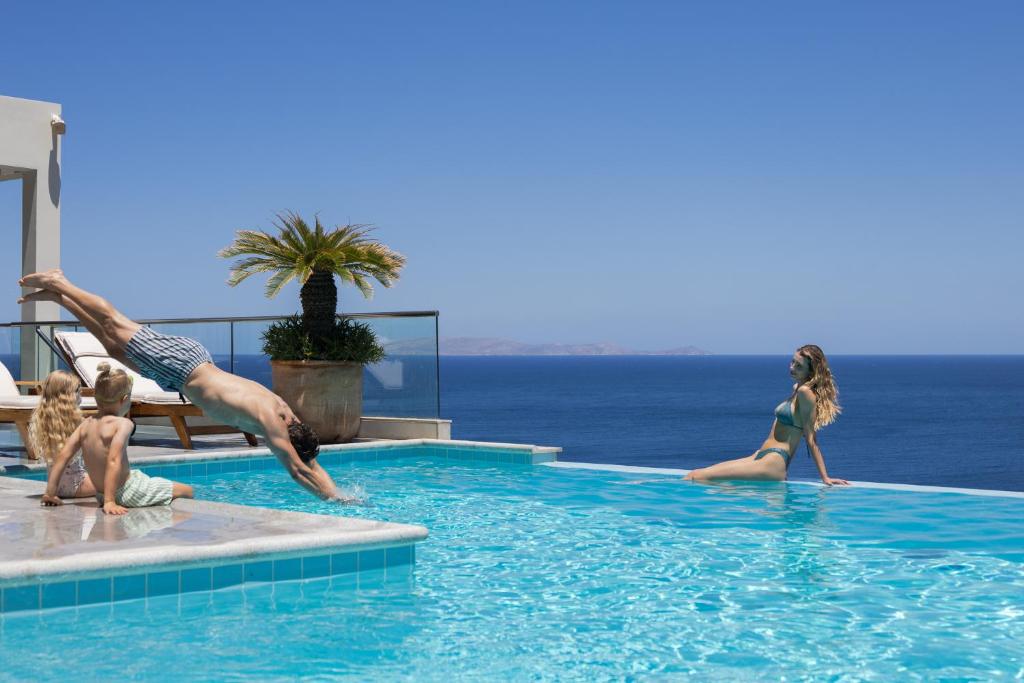 Candia Lux - Iconic Villa with Secluded Beach by etouri