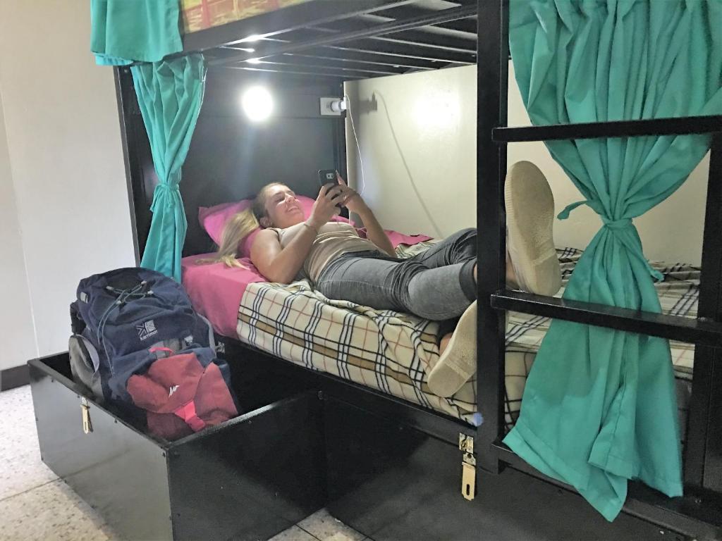 Costa Rica Backpackers - Bed In 4-Bed Female Dormitory Room