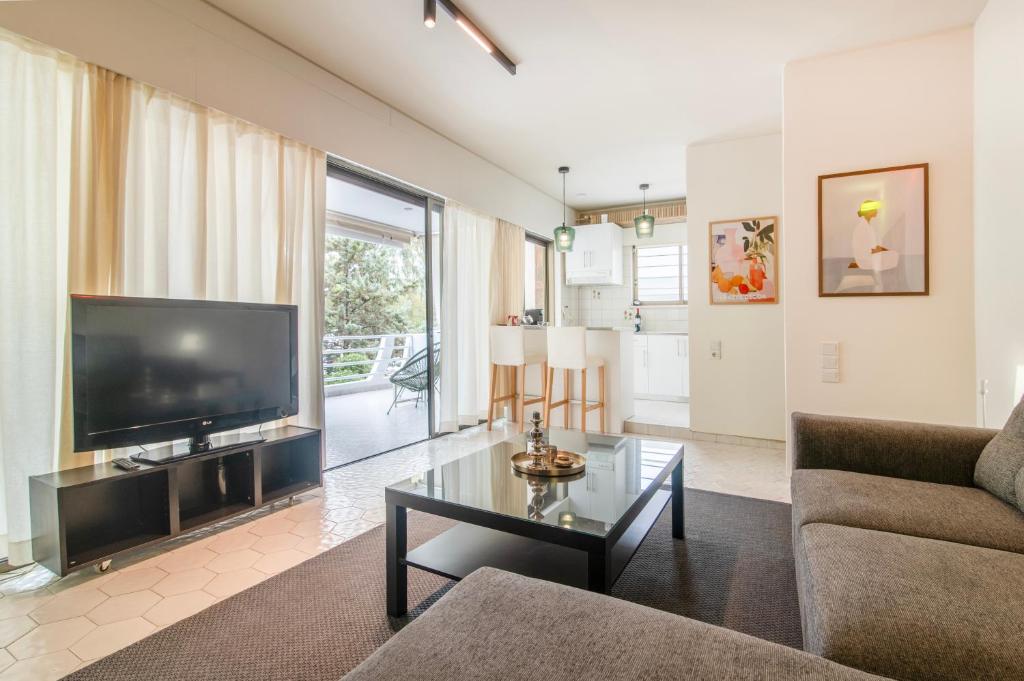 A47 Sunny Terrace Gem Central Glyfada Chic Flat