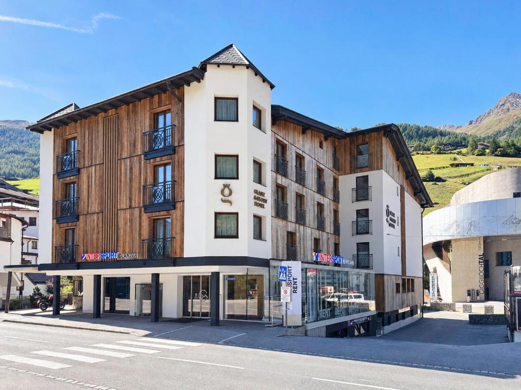 Glanz & Glory Hotel