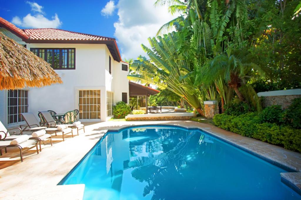 Casa de Campo Resort & Villas - Garden Three-Bedroom Villa - Golf Cart Included