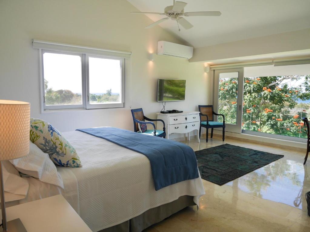 Casa de Campo Resort & Villas - Classic Four-Bedroom Villa - Golf Cart Included