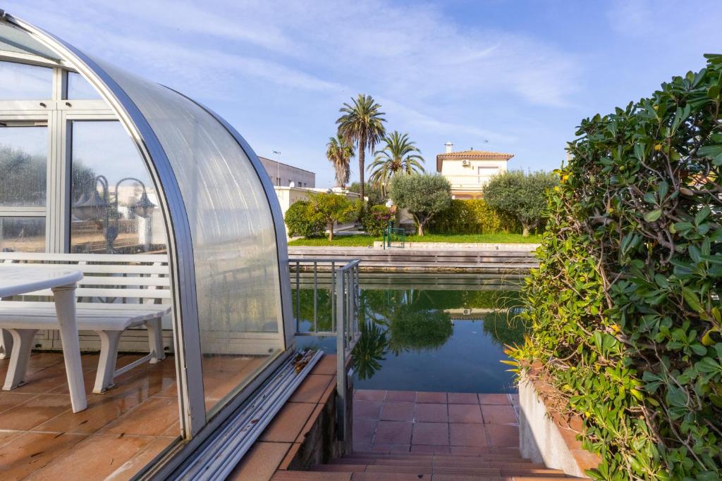 WELCS APARTAMENTOS FALCONERA con piscina