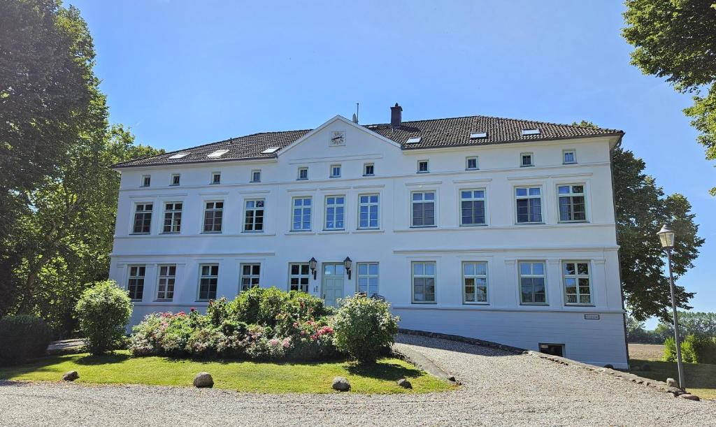 FEWO 16, Herrenhaus Blengow, Lindenallee 21