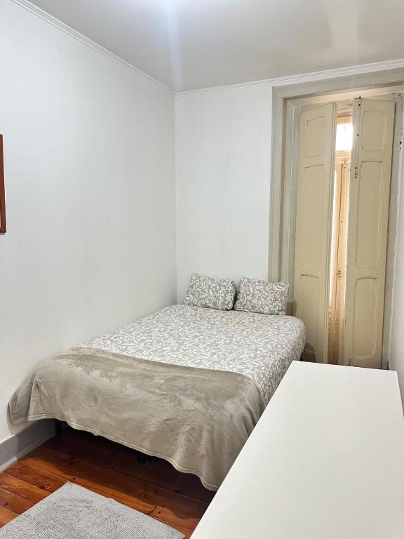 Lisbon Penha de França Guest Room