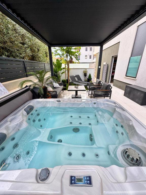 Latitude 44 Apartment