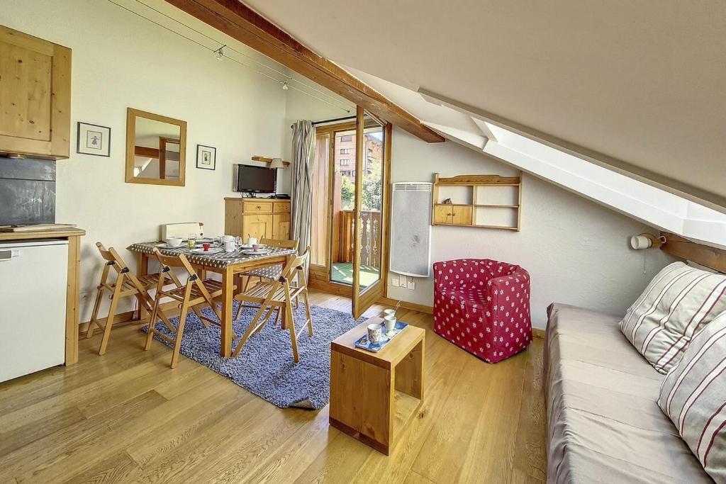 Résidence Sapineaux - Appartement cosy - coeur station MAE-5064