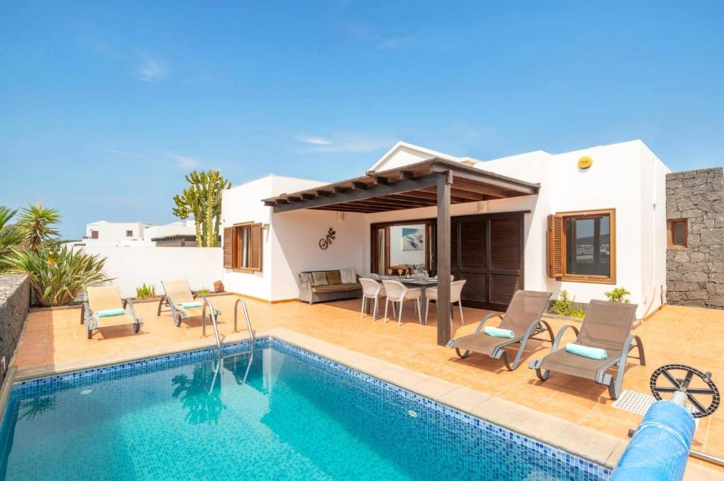Villa Casa Maderita by Villa Plus