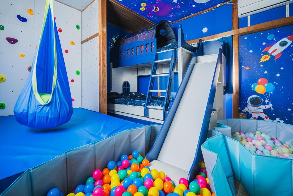 Yokohama KidsRoom Home 6Adults 4Kids