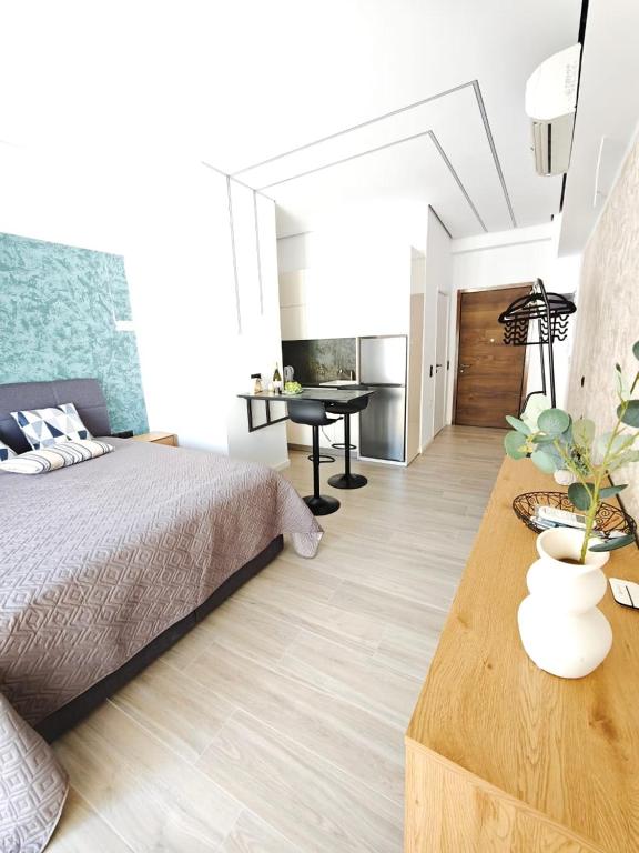 Home Lux Azura Seaside Apartment in the Heart of Loutraki