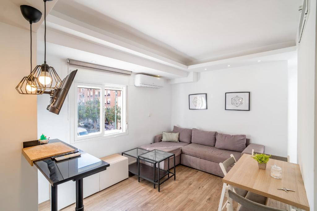 Cubo's Espronceda Malaga Apartment
