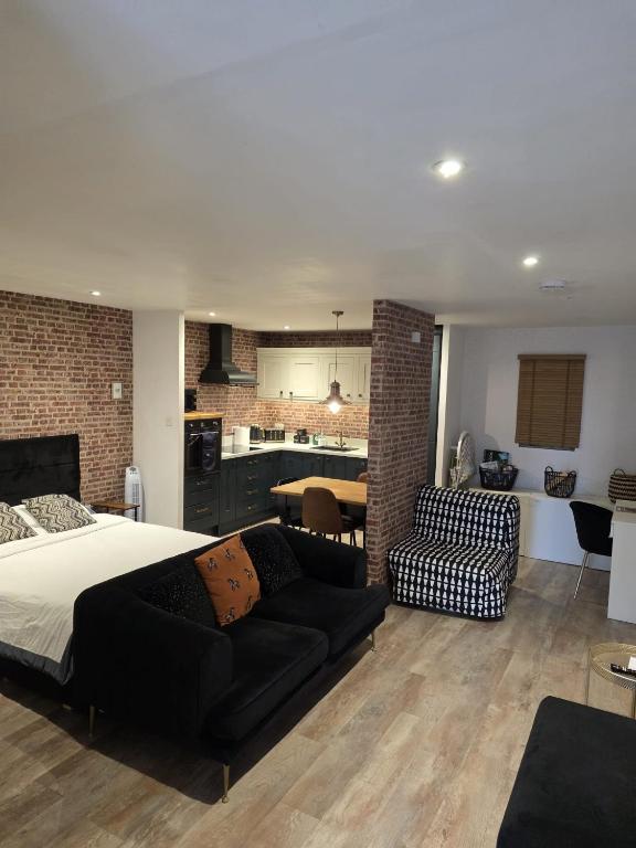The Snug Bourne - Housity