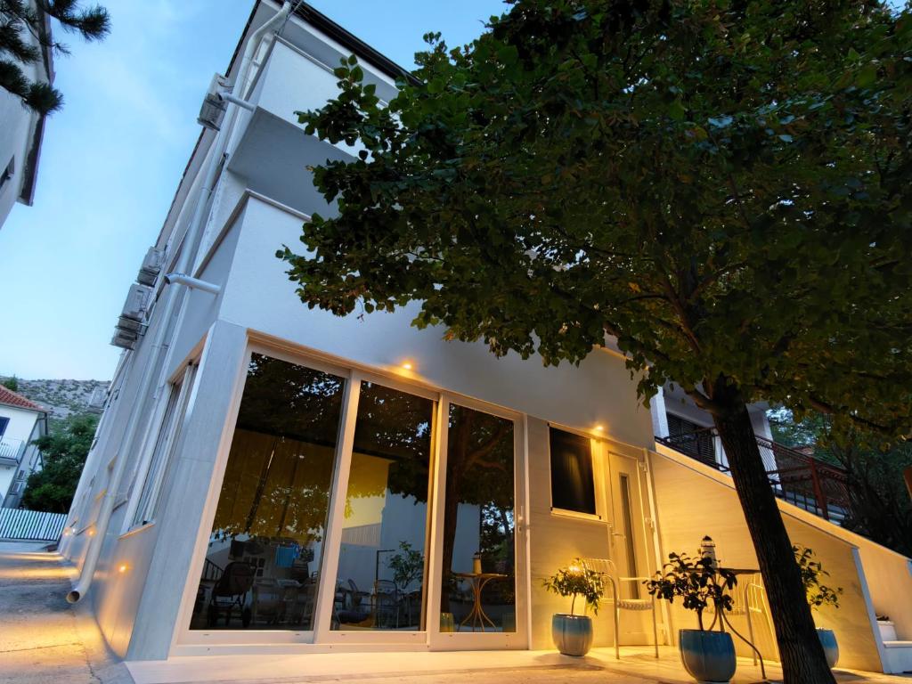 Apartments Marin