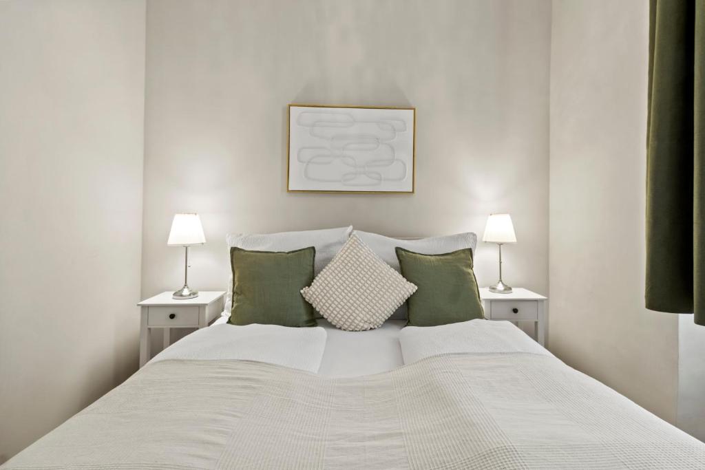 Modern 3-BR Apartment, Near Metro U4 and Danube