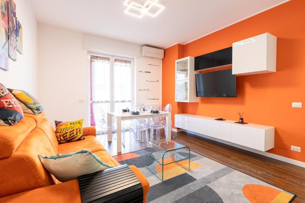 Homevo Orange Design Home M5 Bicocca