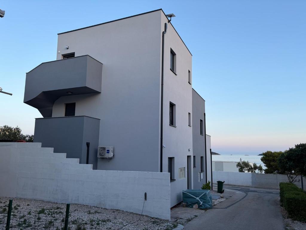 Apartments by the sea Rogoznica - 21634