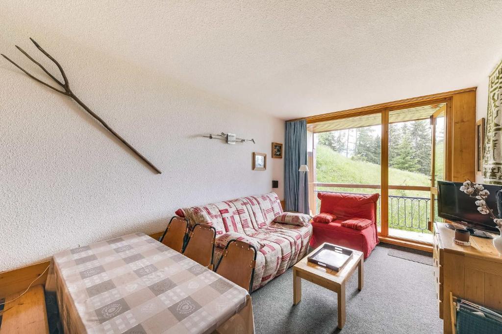 Résidence Armoise - Appartement de charme 2 pièces / 6 personnes à Arc 1800 en centre station, proche des pistes et des commerces, dans le village d MAE-1694