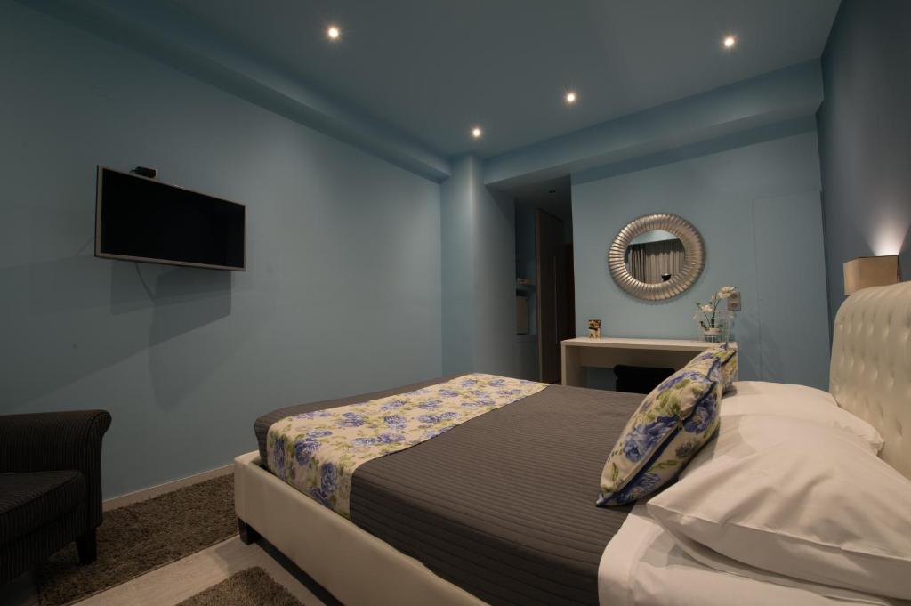 TV a/nebo společenská místnost v ubytování Filoxenia Hotel & Spa