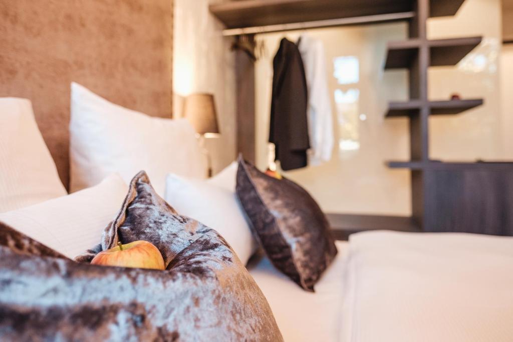 Postel nebo postele na pokoji v ubytování Eriks Hotel