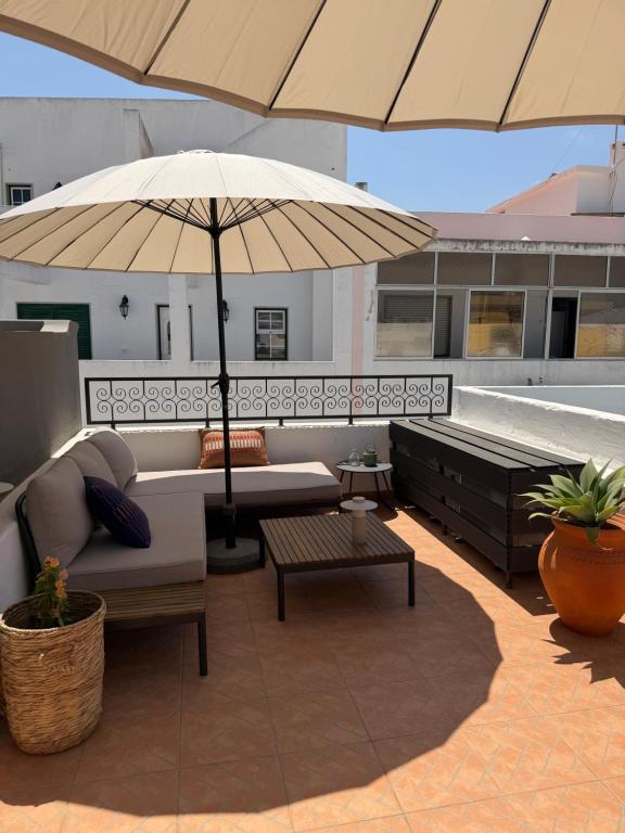 Townhouse with Rooftop Terrace in Olhão