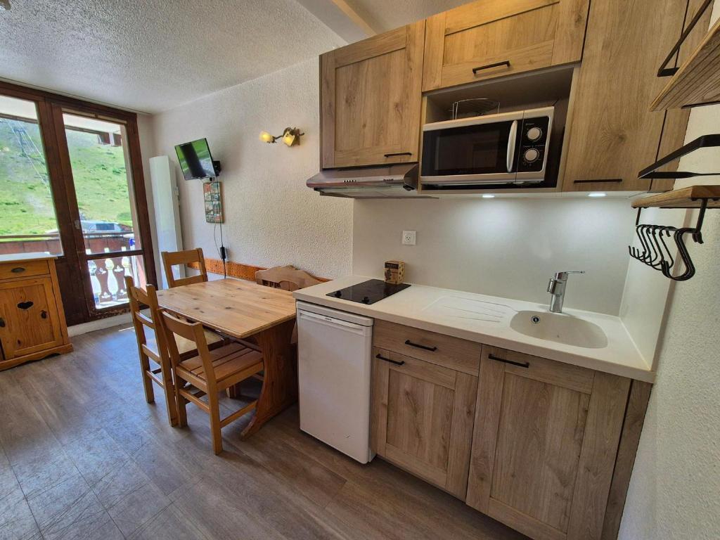 Studio lumineux ski-aux-pieds avec balcon, animaux acceptés