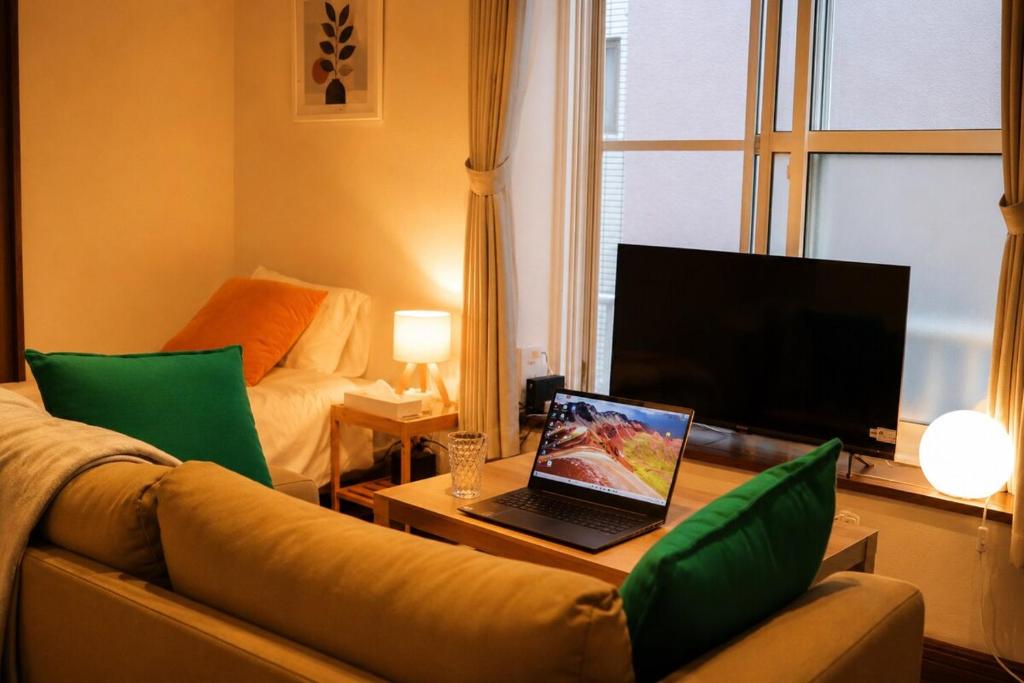 Quiet Sapporo local stay, 5-minute walk from the station, 10 minutes direct to Sapporo Station, Direct access to Odori and Susukino by subway