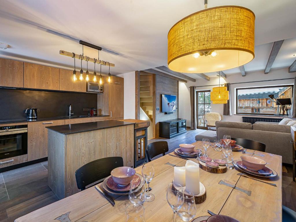 Chalet moderne Méribel, skis aux pieds, animaux admis