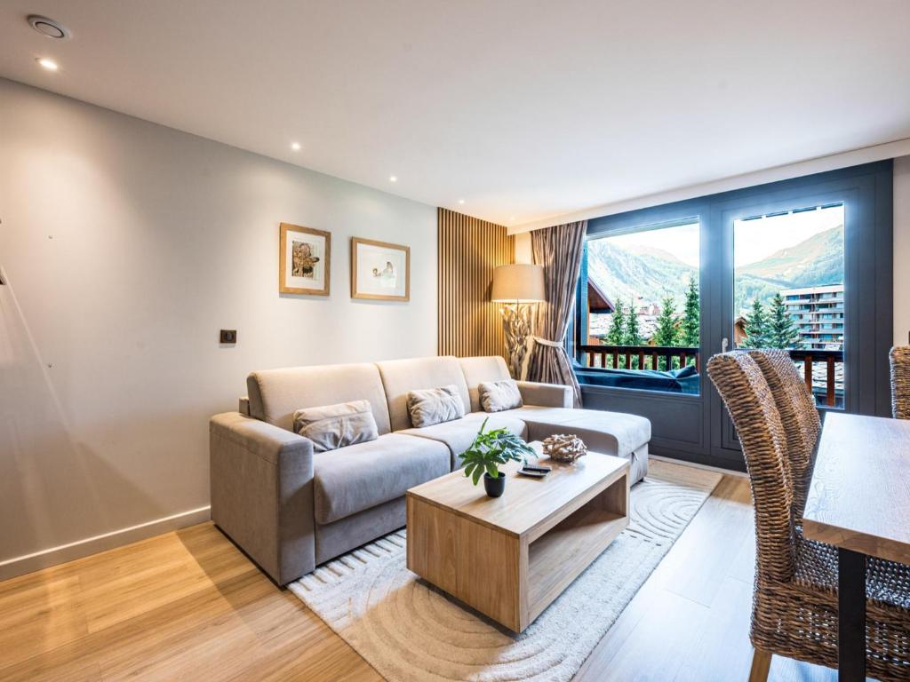 Studio rénové centre-ville Val-d'Isère avec balcon