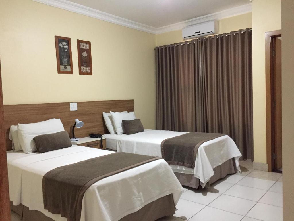  Silver Lis Hotel