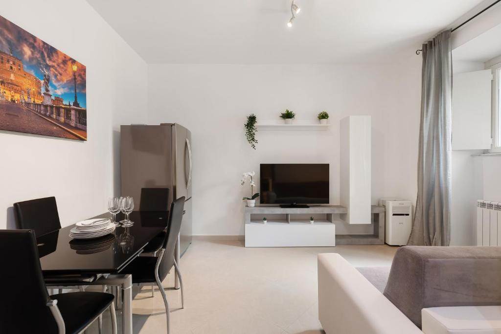 Montecuccoli Modern Home by FGL Collection