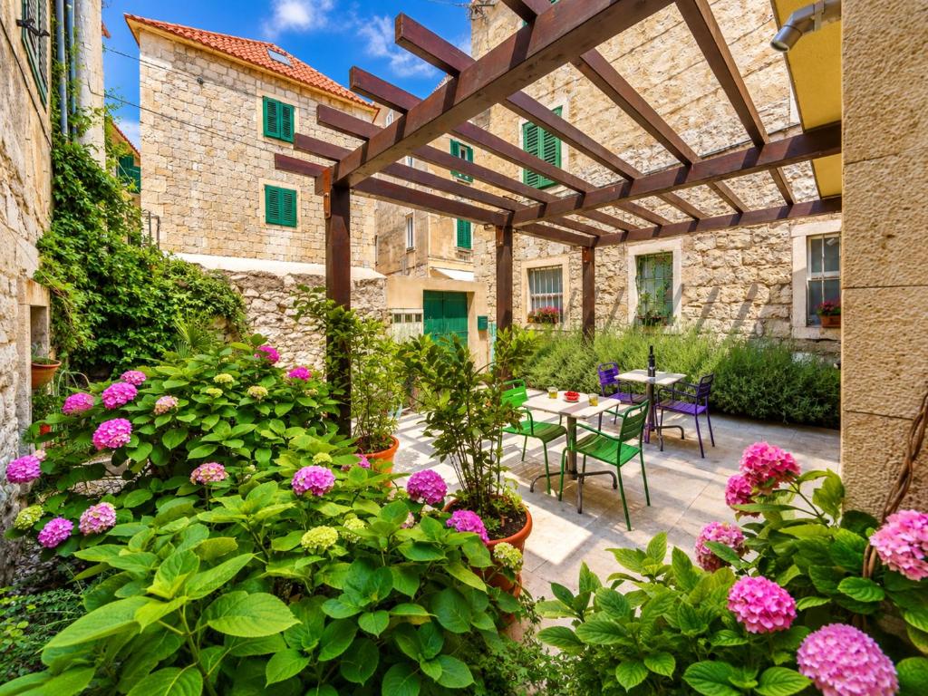 Apartments Veig Palace