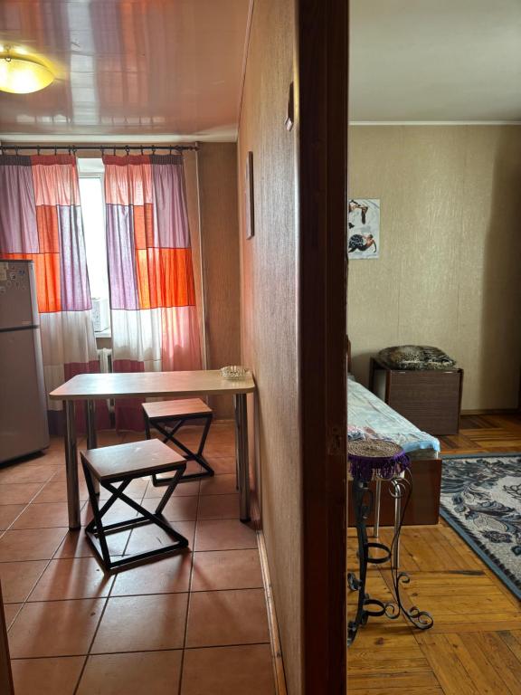 Three-room apartment in the center головне фото