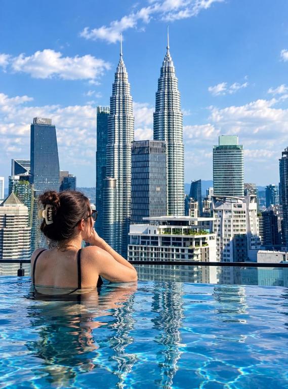 The Luxe & Colony KLCC By Downtown Suites در کوالالامپور