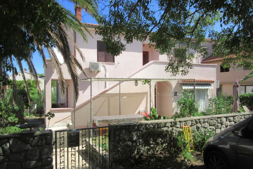 Apartments with parking space Losinj, Losinj - 27995