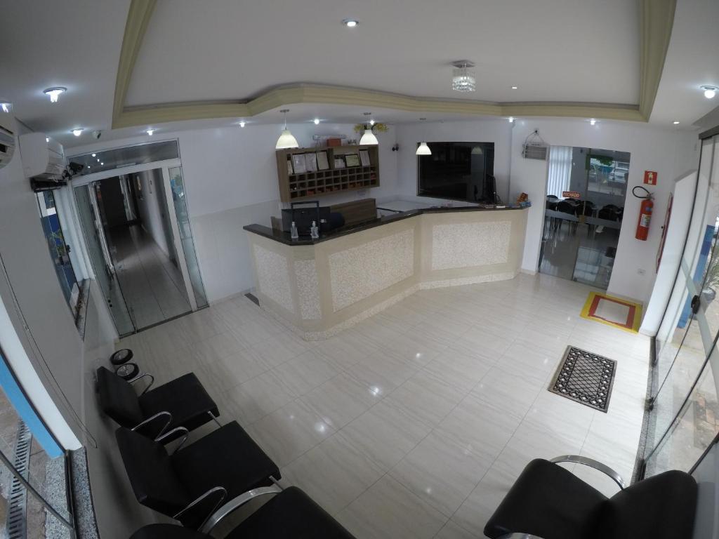 Kuchyň nebo kuchyňský kout v ubytování Hotel Dove