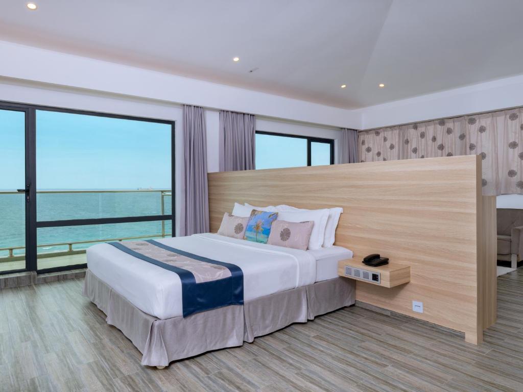 Kaani Grand Seaview - View 15