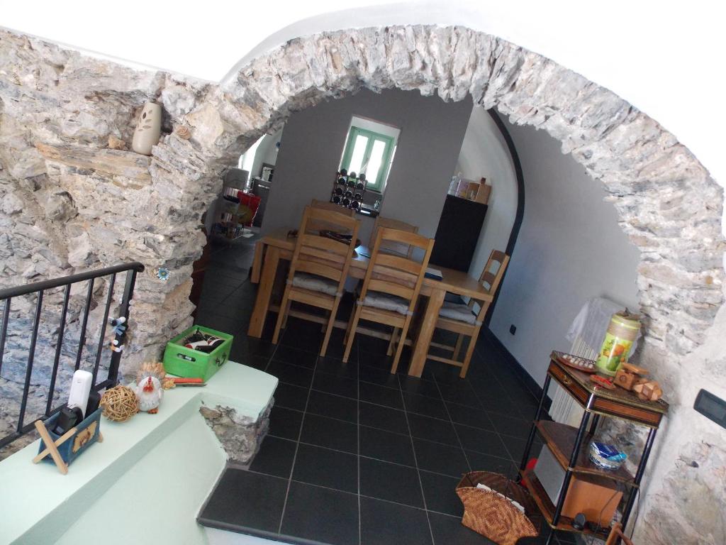 Posedenie v ubytovaní Arvé Castelbianco - B&B e Appartamento