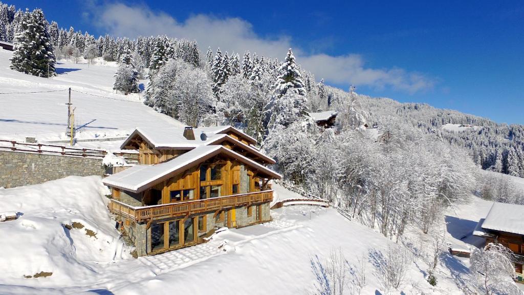 ULTIMATE Les Gets Luxury - Above the Clouds with Sauna, Pool etc - Mansion Ensolielle for 15