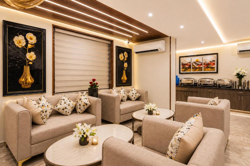 لابی و فضای عمومی Hotel The West End IGI Airport - تصویر ۵