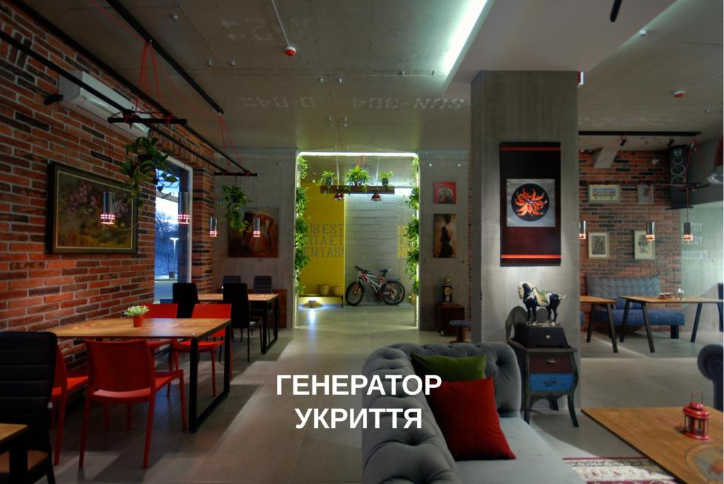 Cubby Hotel головне фото