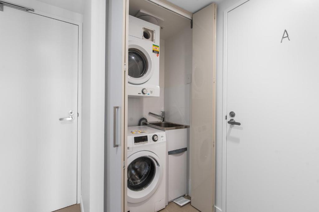 Hearty Milton Apartments - 