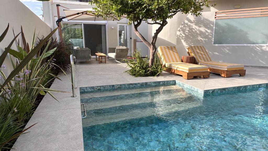 Mnemea Residence House with pool and gym