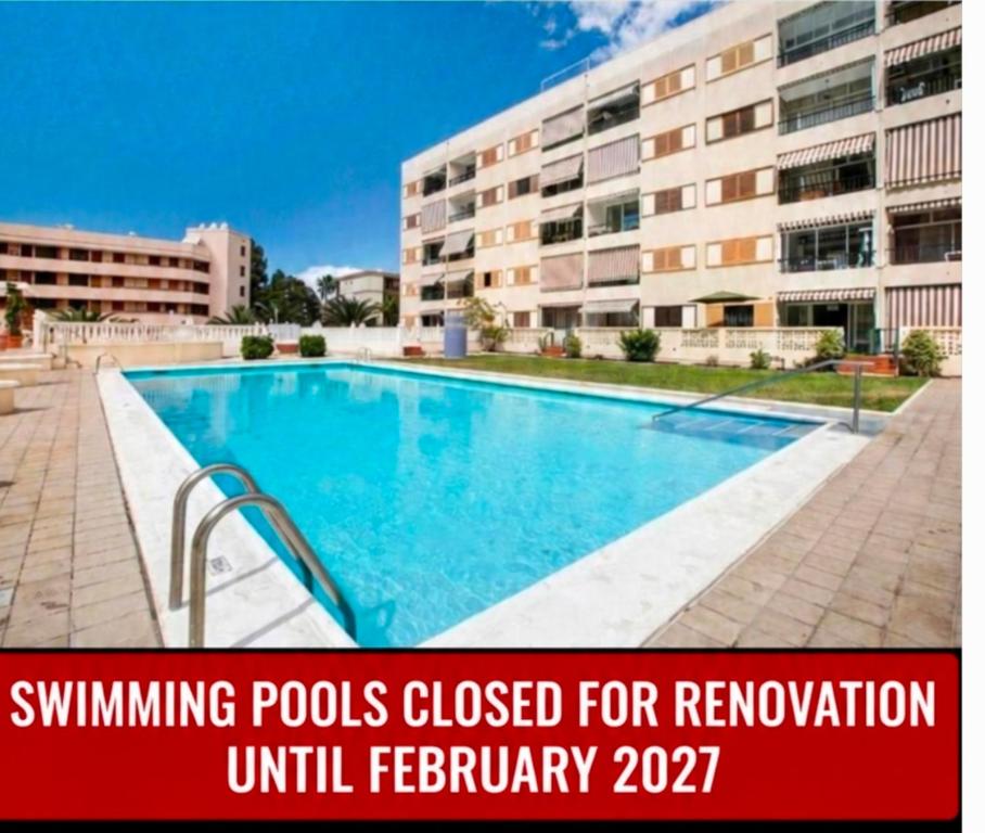 Fayser 108, 2 bedrooms, AC, steps to beach