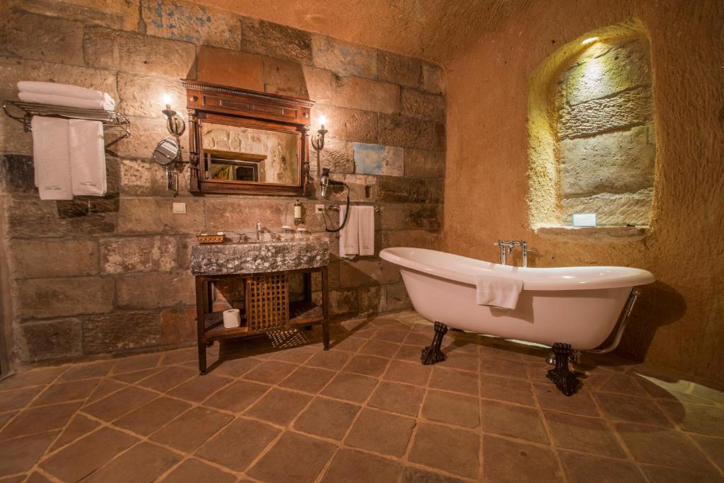 Dere Suites Cappadocia - Standard Cave Room