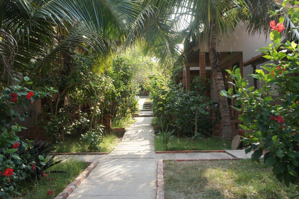 Zahrada ubytování Phu Quoc Kim - Bungalow On The Beach