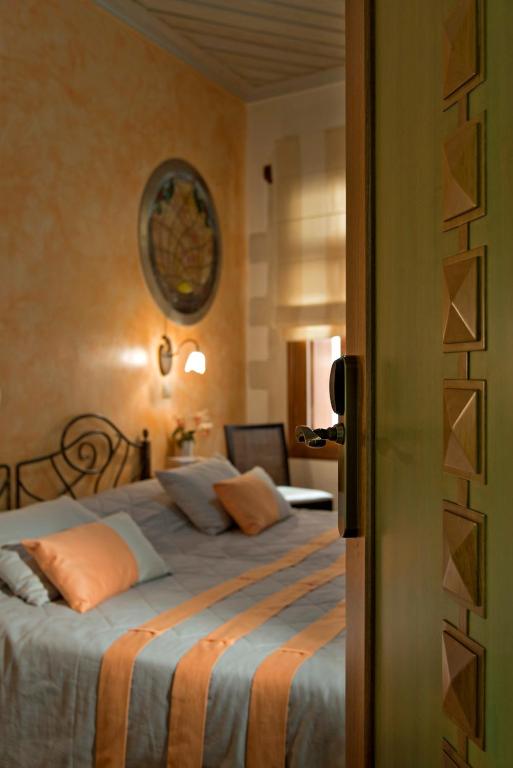 Ionas Boutique Hotel - 3