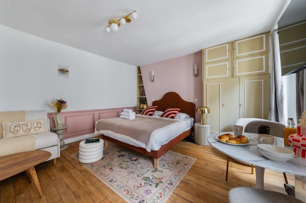 Elegant Paris 16 Studio Near Metro Modern