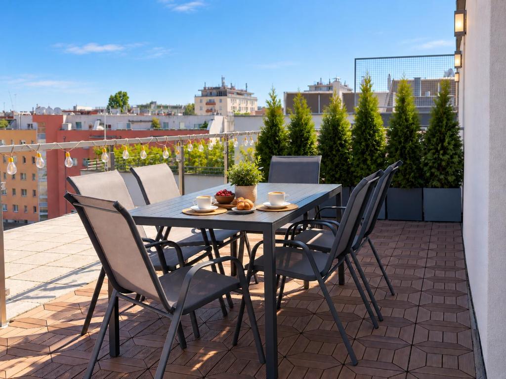 Apartment for 6 with Terrace & Air Conditioning near Metro U3