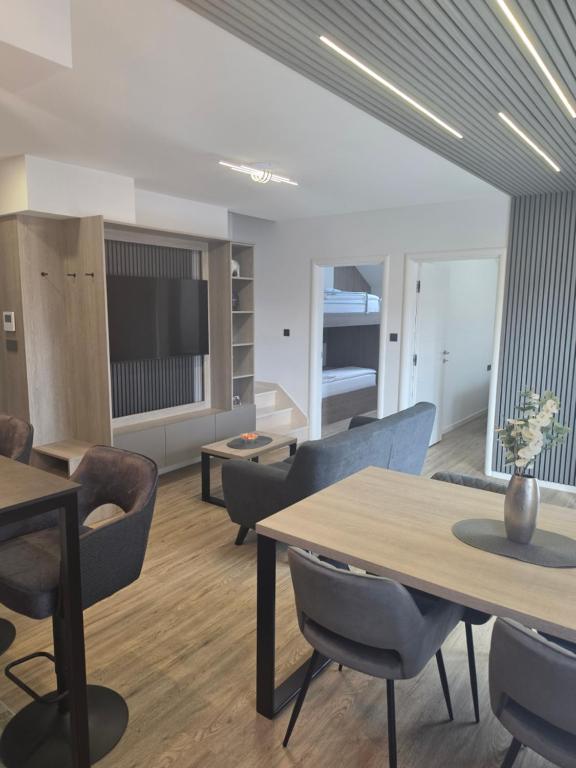 Nibela Apartments III